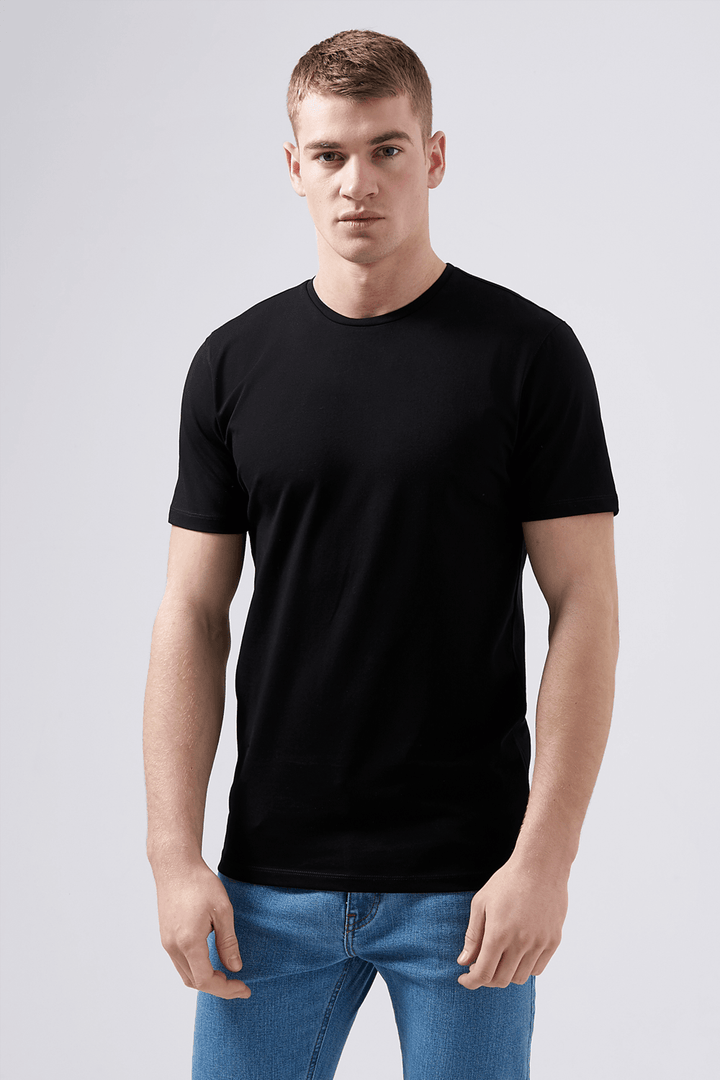 Buy the Remus Uomo Tapered Fit Cotton-Stretch T-Shirt in Black at Intro. Spend £50 for free UK delivery. Official stockists. We ship worldwide.