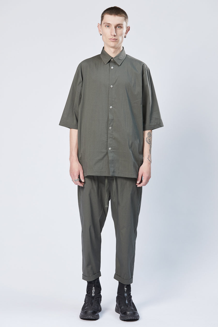 Buy the Thom Krom M H 145 Shirt in Green at Intro. Spend £50 for free UK delivery. Official stockists. We ship worldwide.