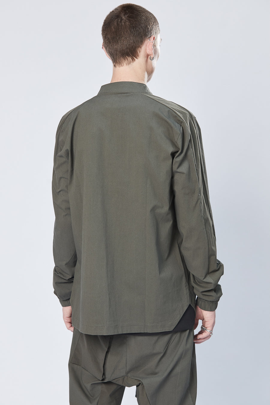 Buy the Thom Krom M H 151 Overshirt in Green at Intro. Spend £50 for free UK delivery. Official stockists. We ship worldwide.