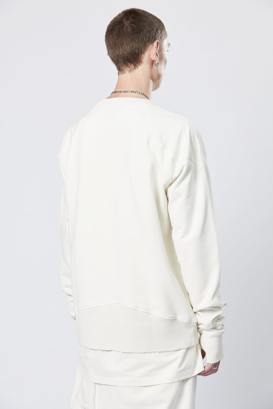 Buy the Thom Krom M S 170 Sweatshirt in Cream at Intro. Spend £50 for free UK delivery. Official stockists. We ship worldwide.