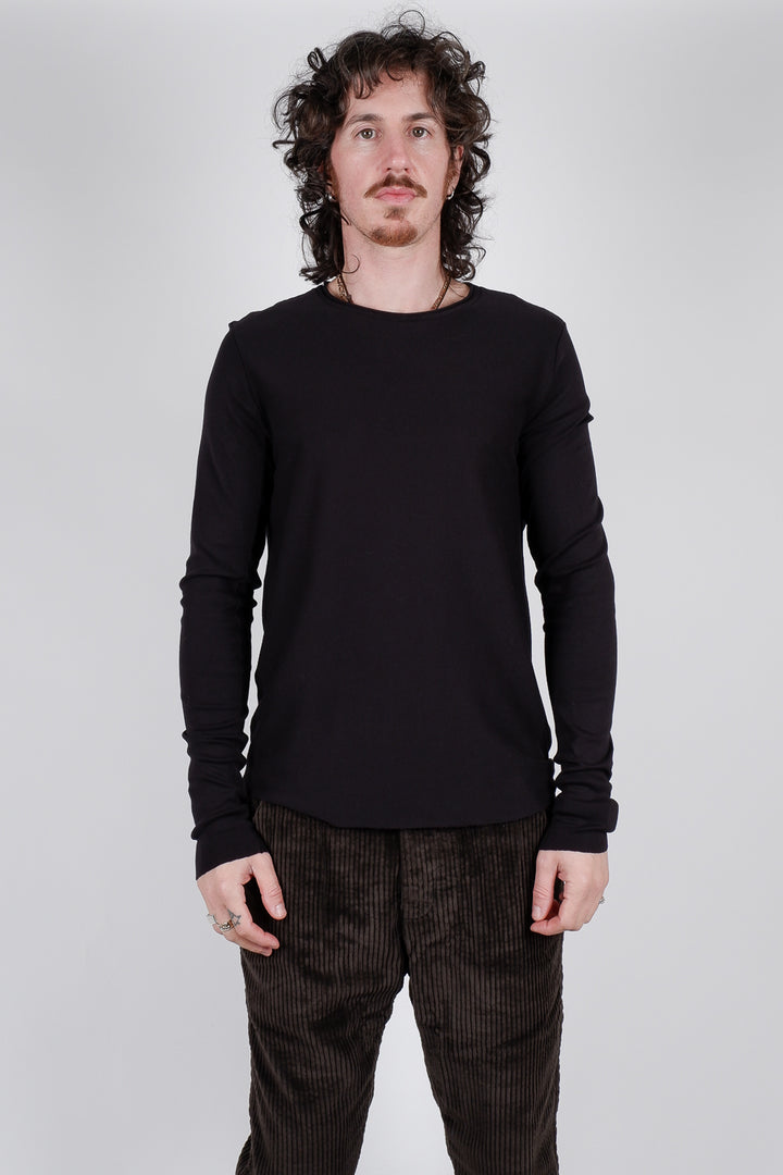 Buy the Hannes Roether Raw Neck Cotton L/S T-Shirt in Black at Intro. Spend £50 for free UK delivery. Official stockists. We ship worldwide.