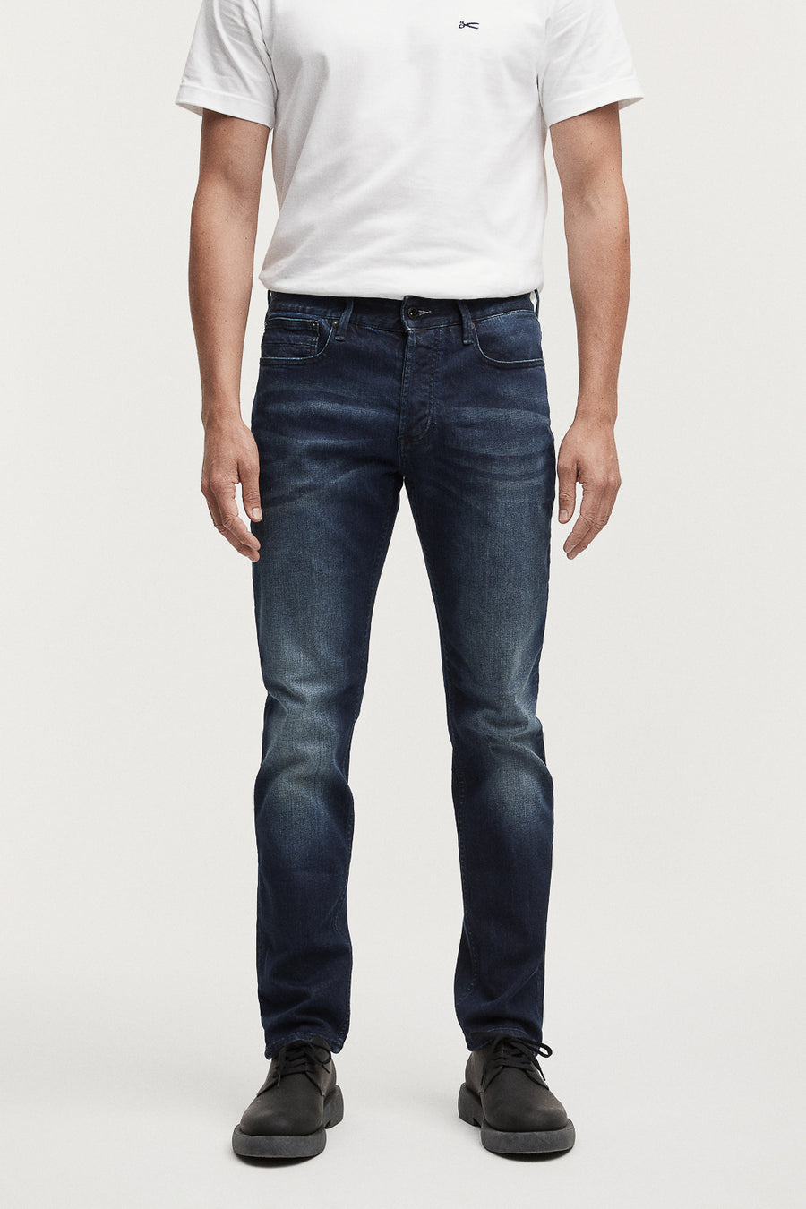 Buy the Denham Razor KB Jeans in Blue at Intro. Spend £50 for free UK delivery. Official stockists. We ship worldwide.