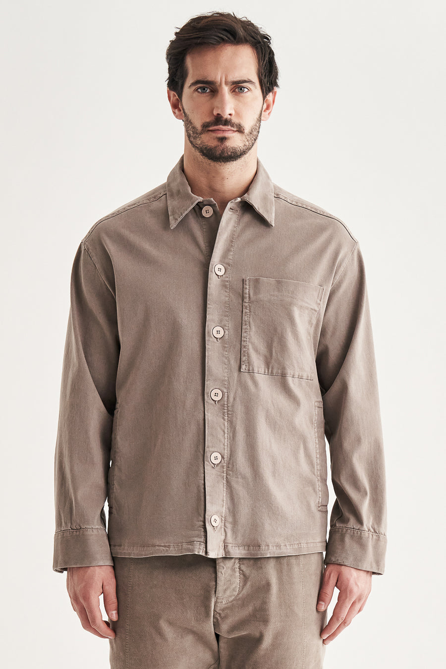 Buy the Transit Tencel/Modal Buttoned Overshirt in Beige at Intro. Spend £50 for free UK delivery. Official stockists. We ship worldwide.