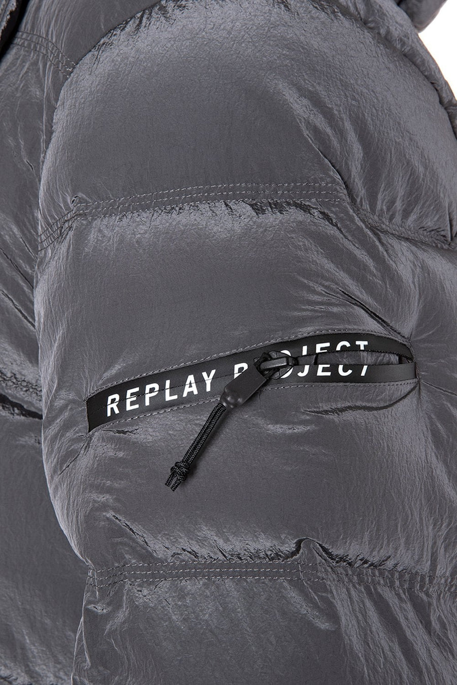 Buy the Replay Long Reflective Jacket in Grey at Intro. Spend £50 for free UK delivery. Official stockists. We ship worldwide.