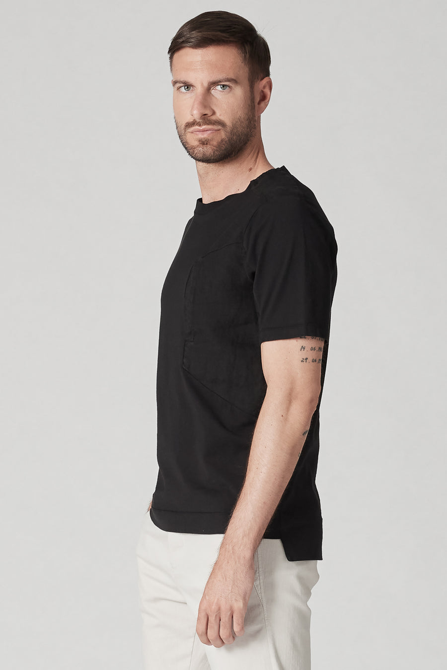 Buy the Transit Cotton Jersey T-Shirt W/ Linen Inserts Black at Intro. Spend £50 for free UK delivery. Official stockists. We ship worldwide.