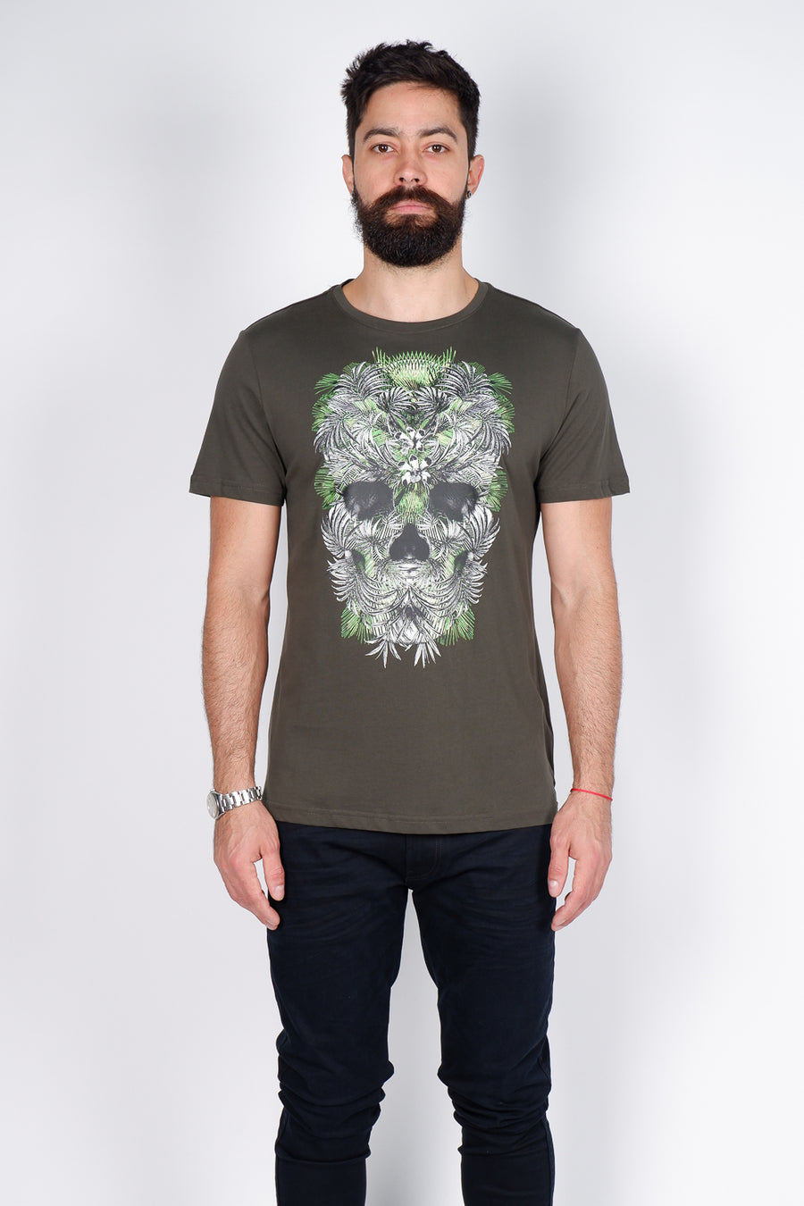 Buy the Antony Morato Skull Print Slim Fit T-Shirt Olive at Intro. Spend £50 for free UK delivery. Official stockists. We ship worldwide.