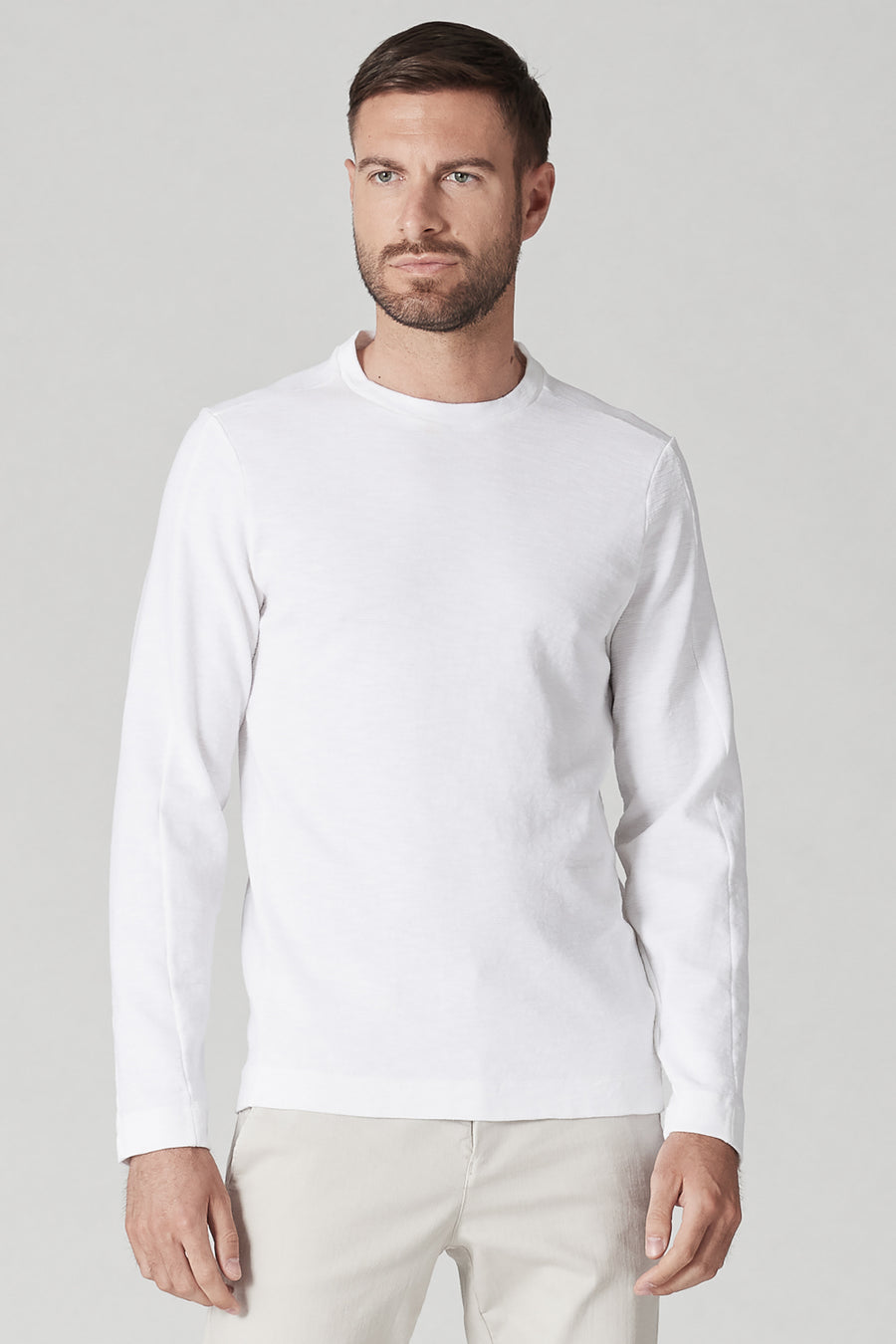 Buy the Transit Italian Cotton Textured Sweatshirt in White at Intro. Spend £50 for free UK delivery. Official stockists. We ship worldwide.
