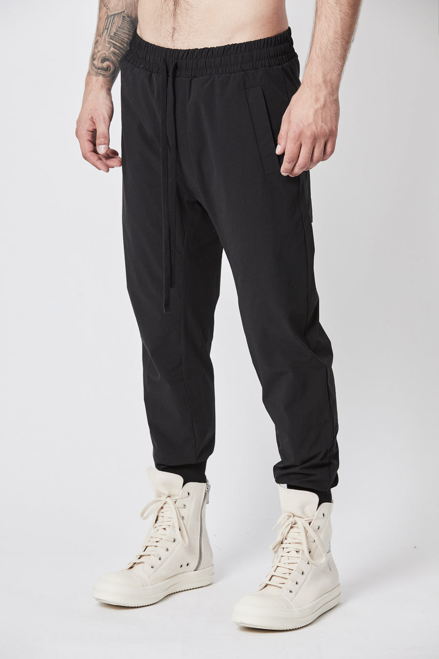 Buy the Thom Krom M ST 309 Sweatpants in Black at Intro. Spend £50 for free UK delivery. Official stockists. We ship worldwide.