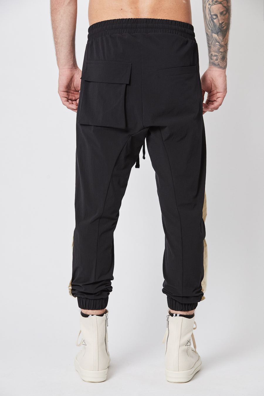 Buy the Thom Krom M ST 362 Sweatpants in Black at Intro. Spend £50 for free UK delivery. Official stockists. We ship worldwide.