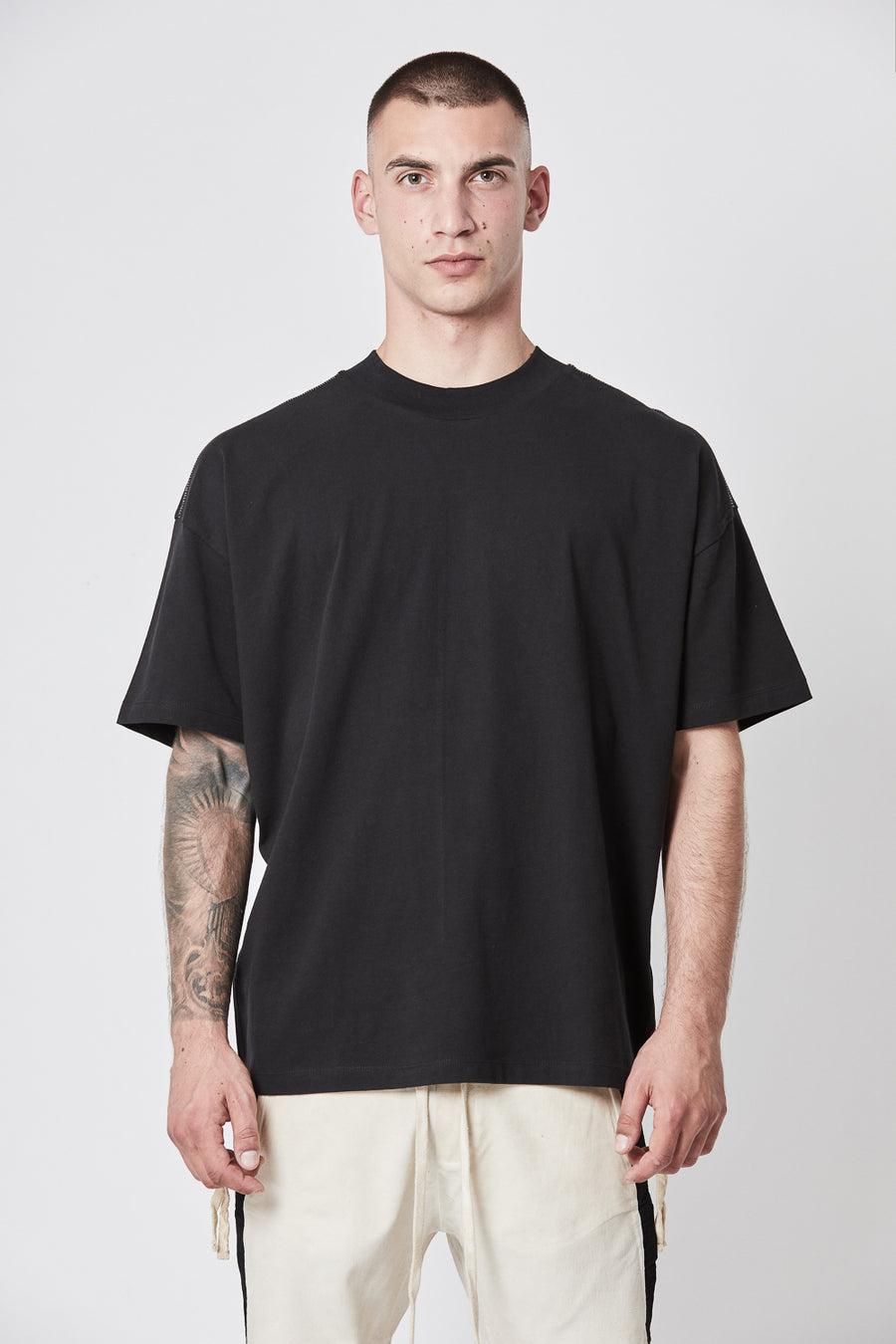 Buy the Thom Krom M TS 717 T-Shirt in Black at Intro. Spend £50 for free UK delivery. Official stockists. We ship worldwide.