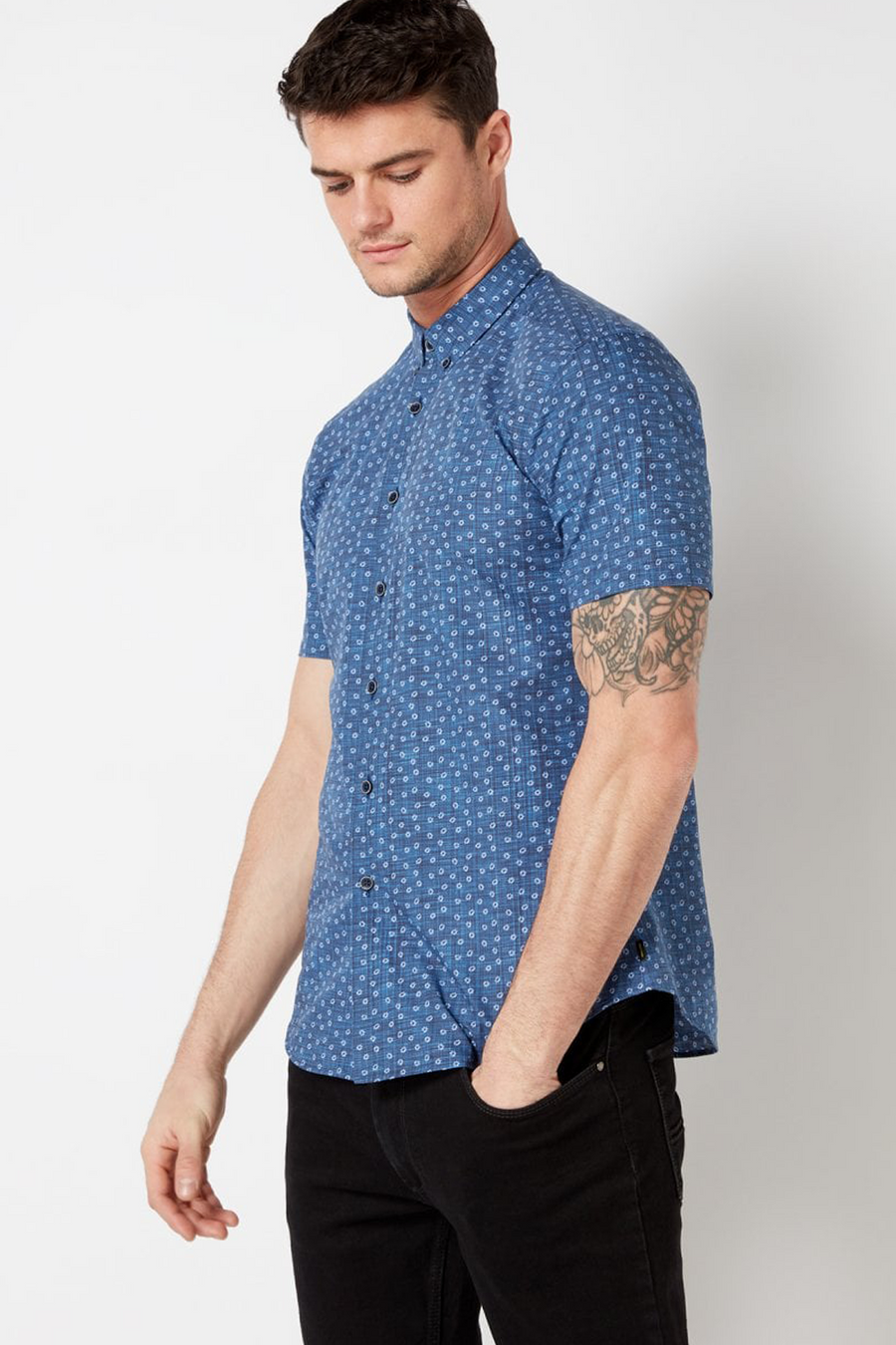 Buy the Remus Uomo Rome Dino Short Sleeve Dark Blue at Intro. Spend £50 for free UK delivery. Official stockists. We ship worldwide.