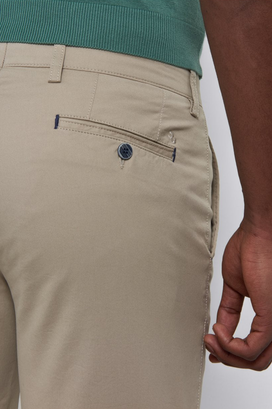 Buy the Remus Uomo Elio Chino Short Beige at Intro. Spend £50 for free UK delivery. Official stockists. We ship worldwide.