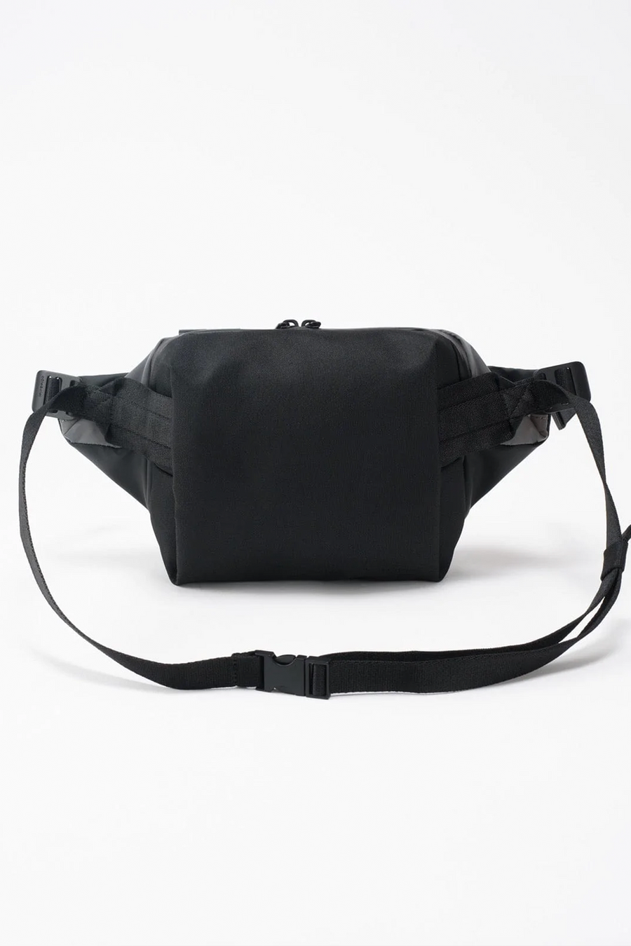 Buy the Cote & Ciel Isarau Cross Body Small Reflective in Black at Intro. Spend £50 for free UK delivery. Official stockists. We ship worldwide.